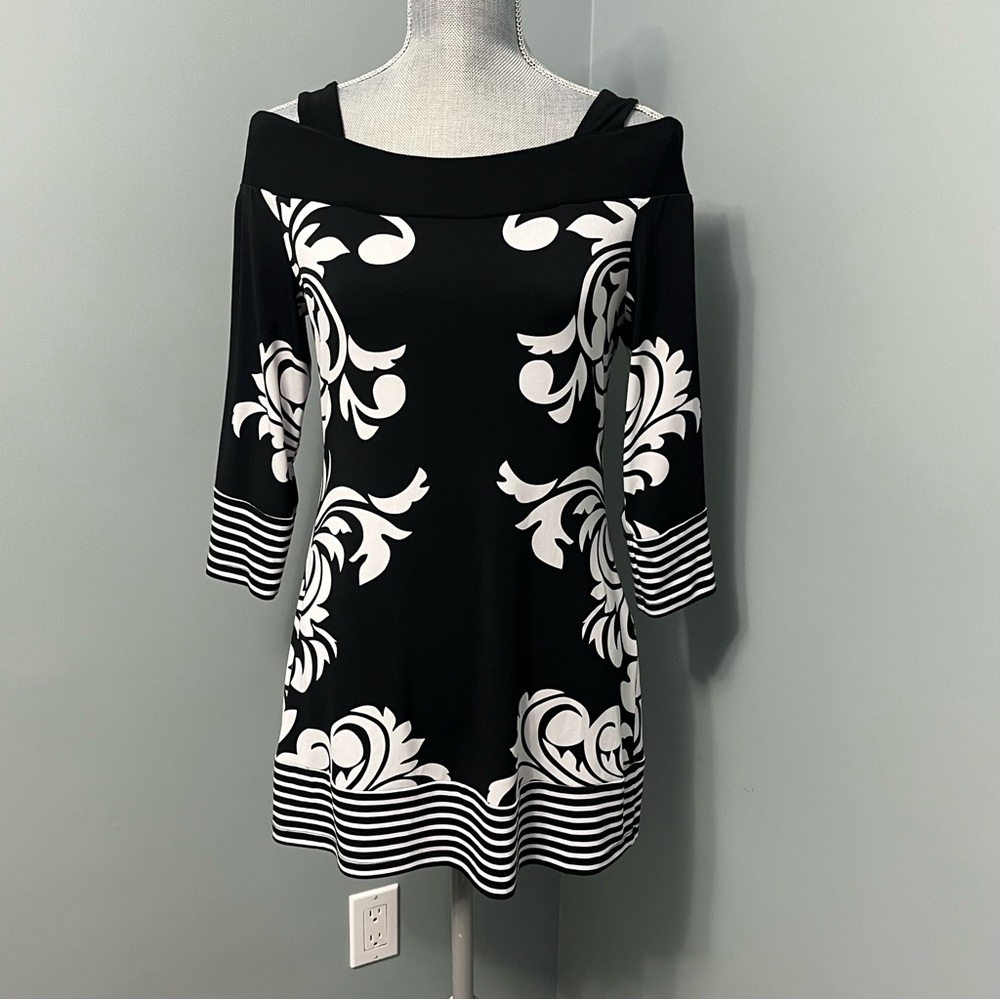 Frank Lyman Design Black and White Tunic